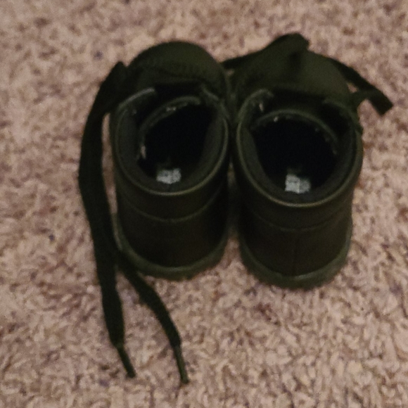 Shoes - Picture 5 of 5